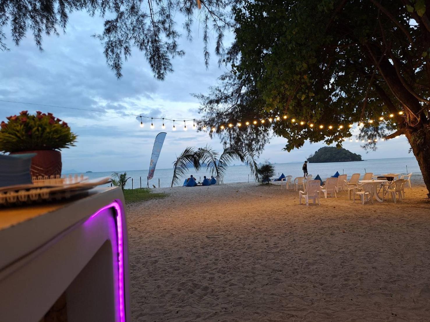 Pan Beachfront Resort Krabi Klong Muang Beach Exteriör bild