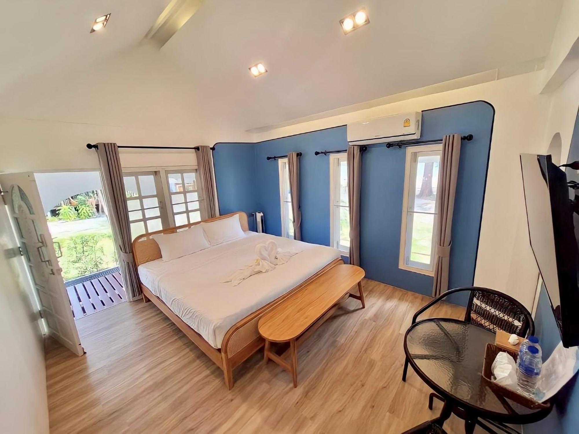 Pan Beachfront Resort Krabi Klong Muang Beach Rum bild