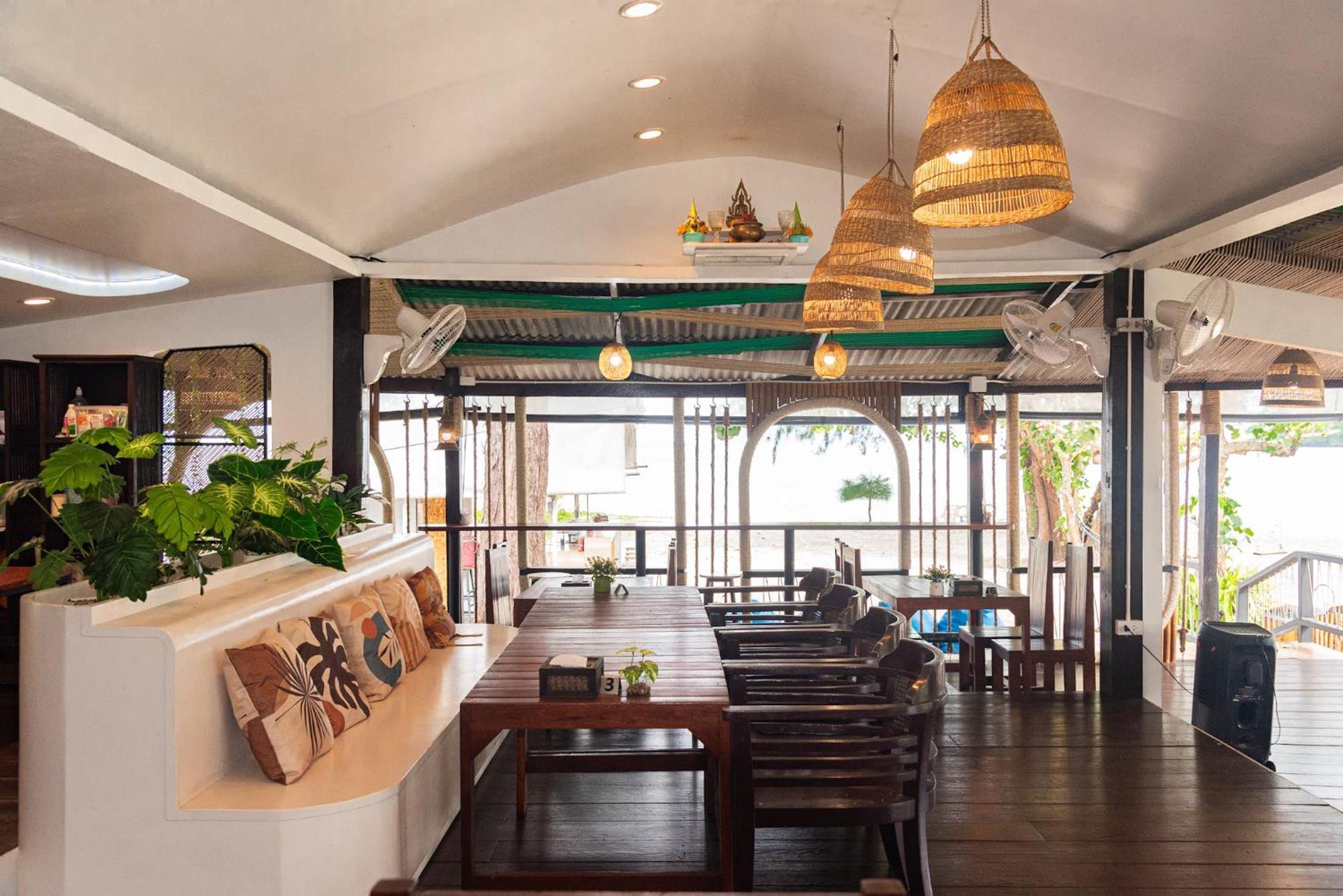 Pan Beachfront Resort Krabi Klong Muang Beach Exteriör bild