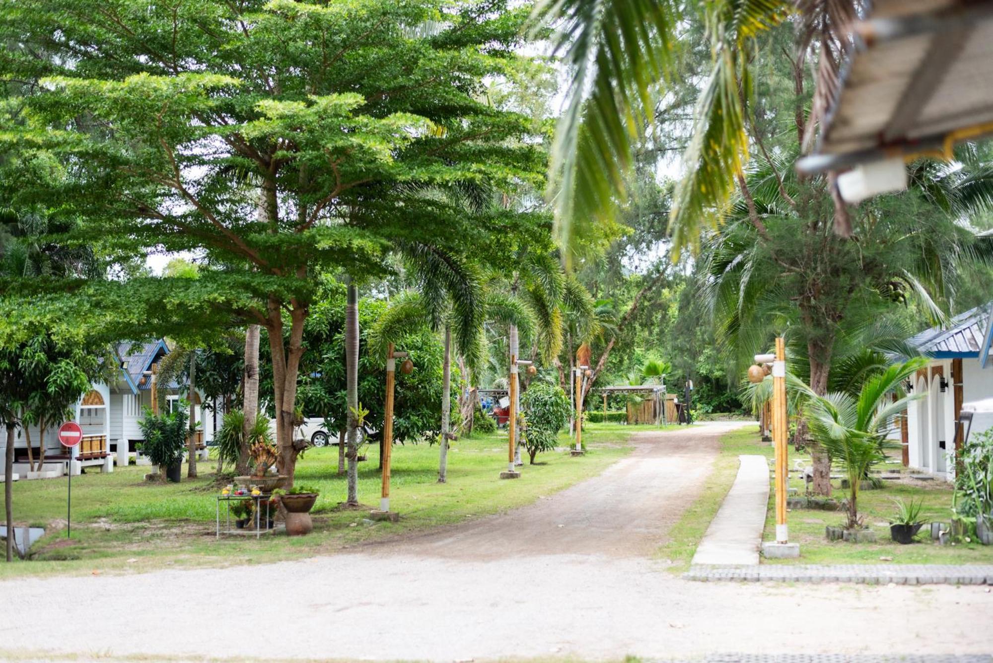 Pan Beachfront Resort Krabi Klong Muang Beach Exteriör bild