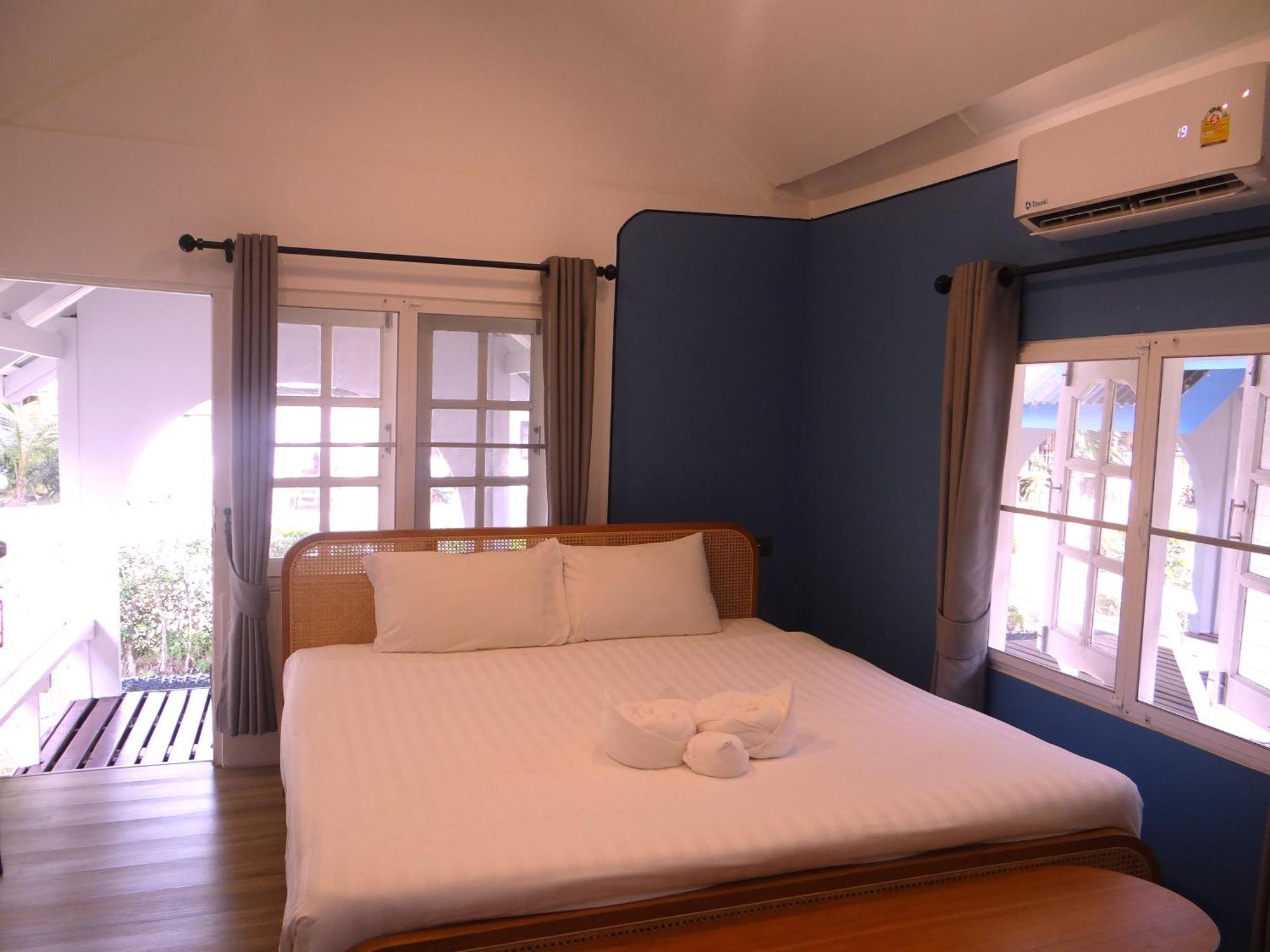 Pan Beachfront Resort Krabi Klong Muang Beach Exteriör bild